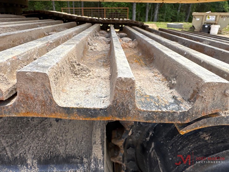 caterpillar-350-image-17