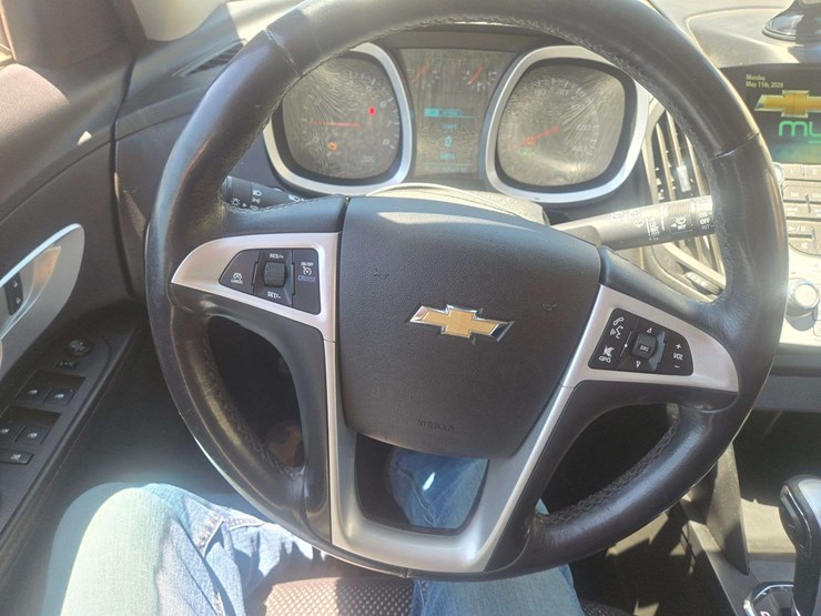 2015-chevrolet-equinox-lt-image-17