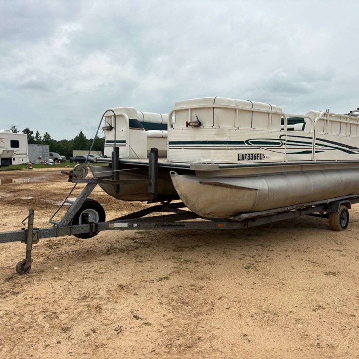 2005 Bentley Ind Cruise Pontoon Boat w/Trailer