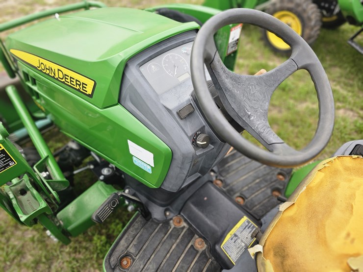2018-john-deere-1025r-image-13