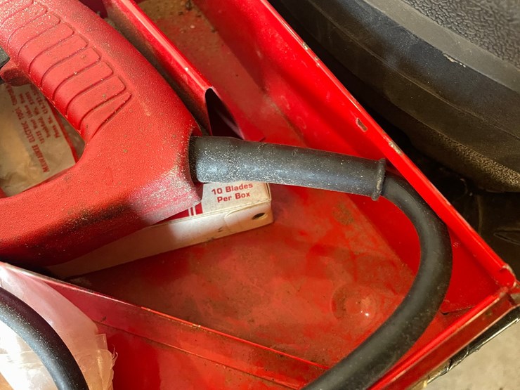 #1837-•-milwaukee-heavy-duty-sawzall-image-9