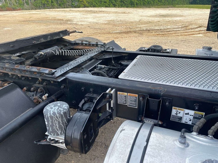 2017-kenworth-t680-image-16