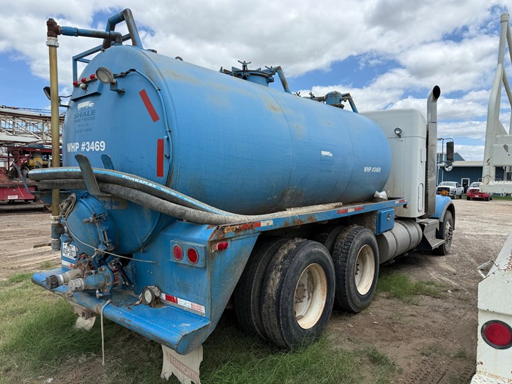 2011-kenworth-t800-image-4