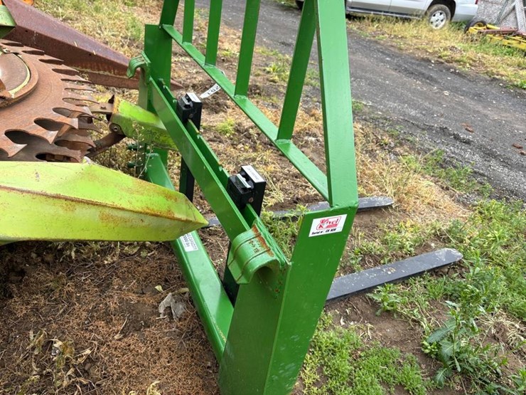 john-deere-kivel-pallet-fork-attachment-image-3