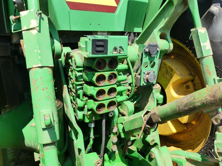 john-deere-8520-image-7