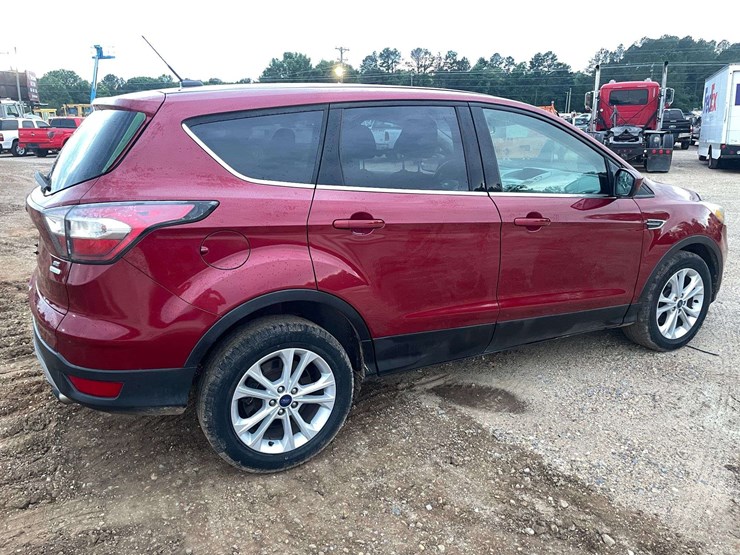 2017-ford-escape-se-image-3