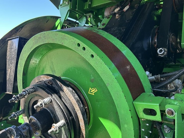 2016-john-deere-l340-image-54