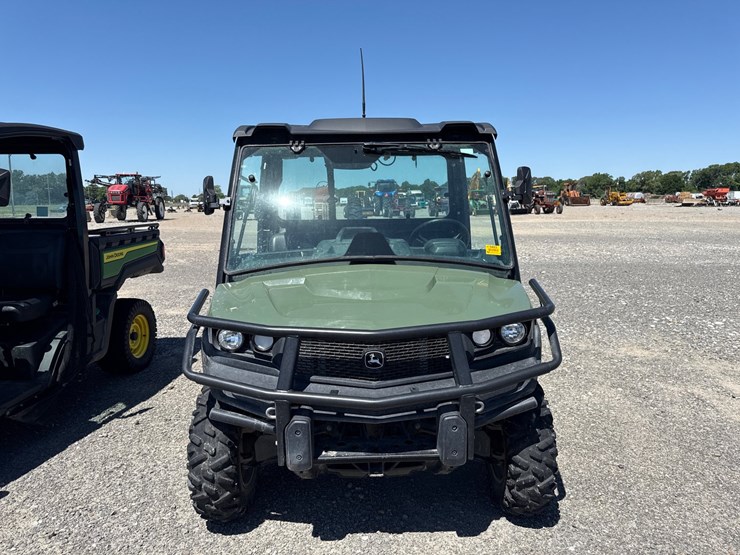 2023-john-deere-gator-image-3