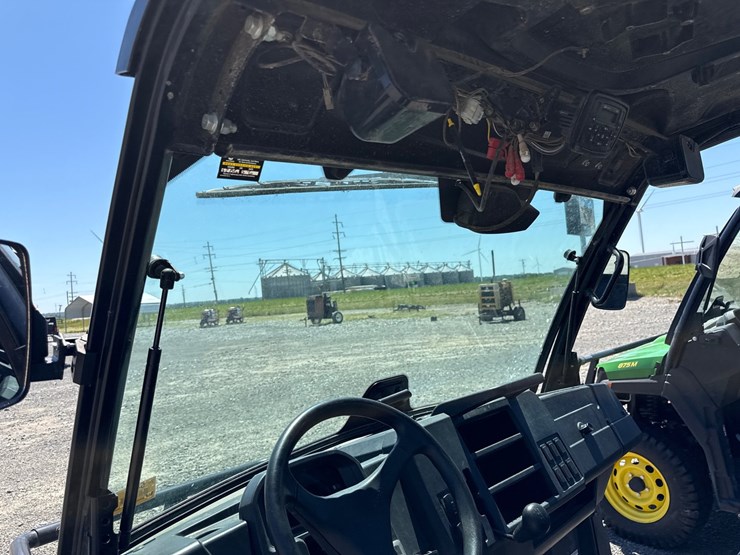 2023-john-deere-gator-image-34