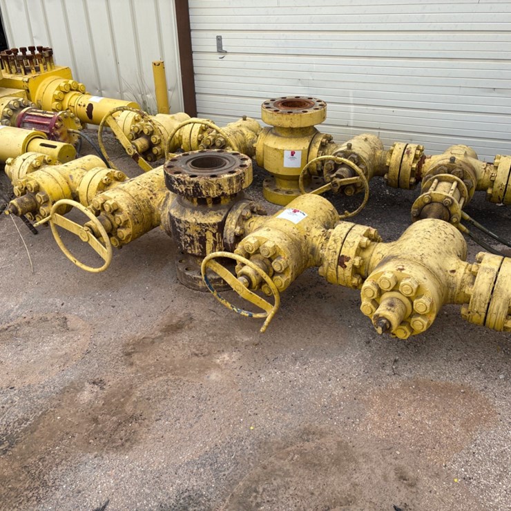 7-1/16” x 4” fluid cross w/ (4) 4” 10k gate valves