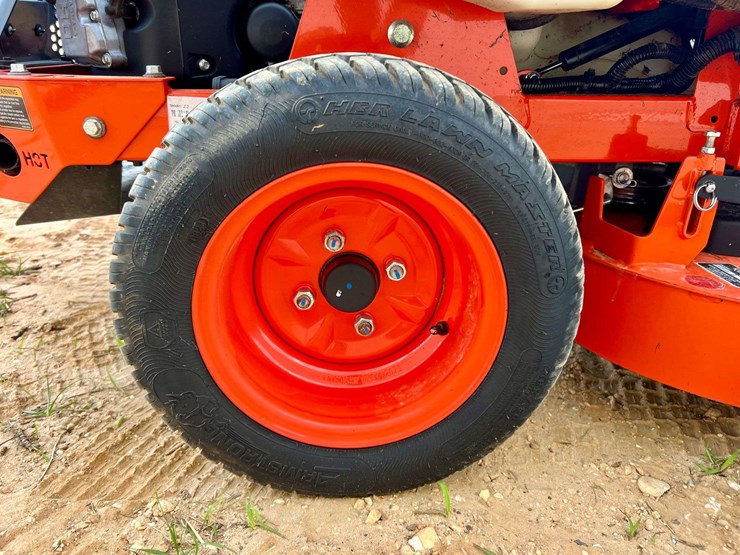 2022-kubota-z231kw-zero-turn-lawn-mower-(26-hours)-image-11