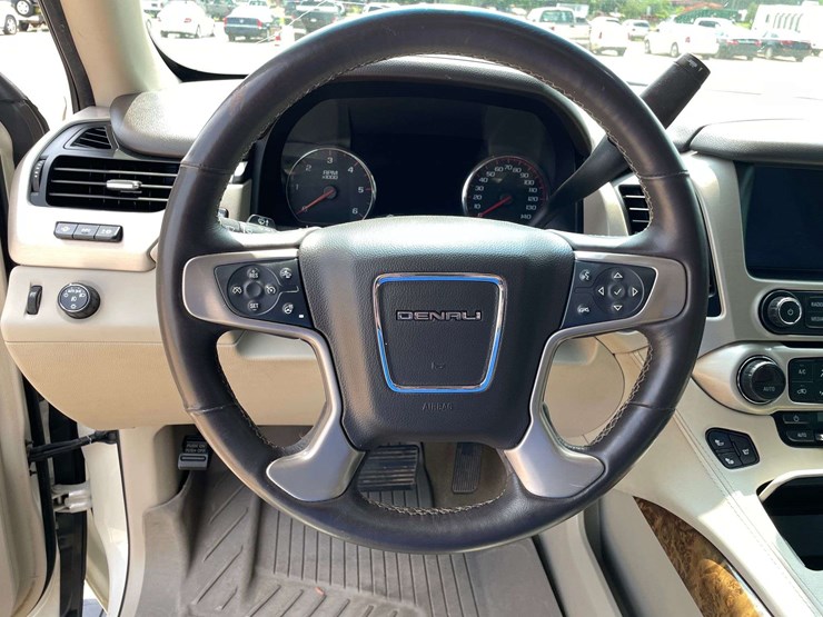 2015-gmc-yukon-denali-image-12