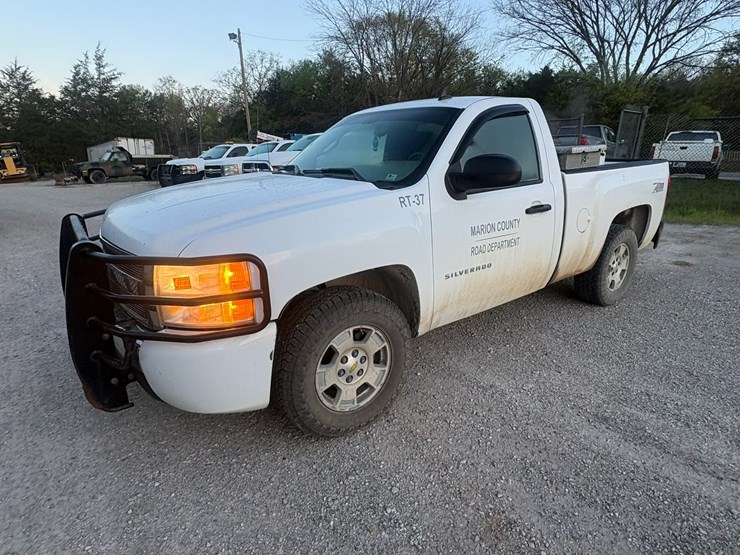 #23969-•-2011-chevrolet-silverado-4x4-pickup-vin:-1gcnkpea1bz146545-image-1