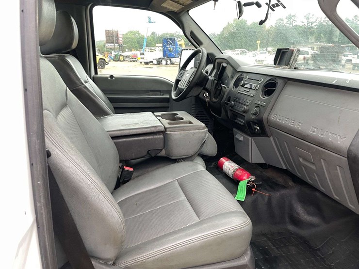 2016-ford-f350-xl-image-17