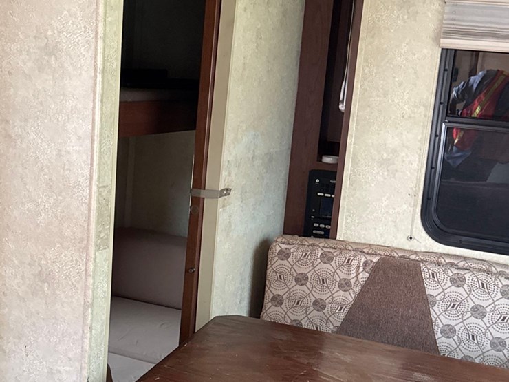 2014-forest-river-flagstaff-classic-super-lite-fifth-wheel-camper-image-17