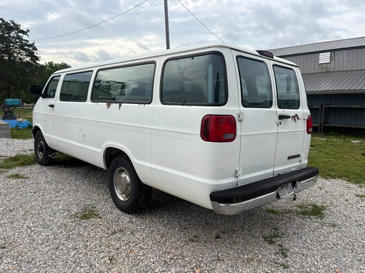 2000-dodge-ram-van-image-4