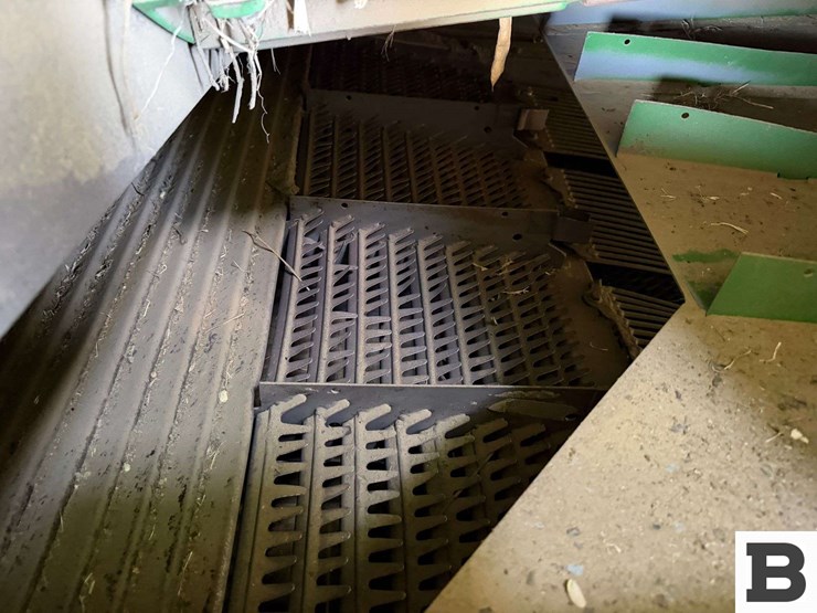 2009-john-deere-9770-sts-image-40