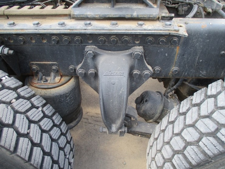 2019-western-star-w4900-image-25