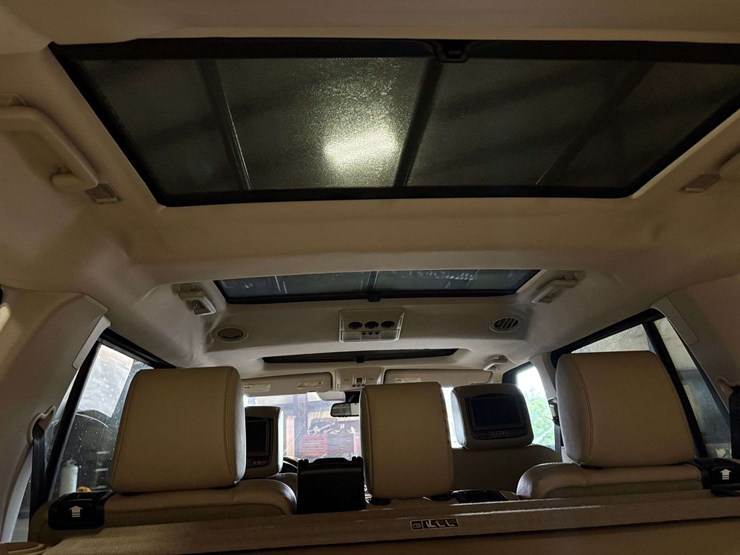 2013-land-rover-lr4-image-26