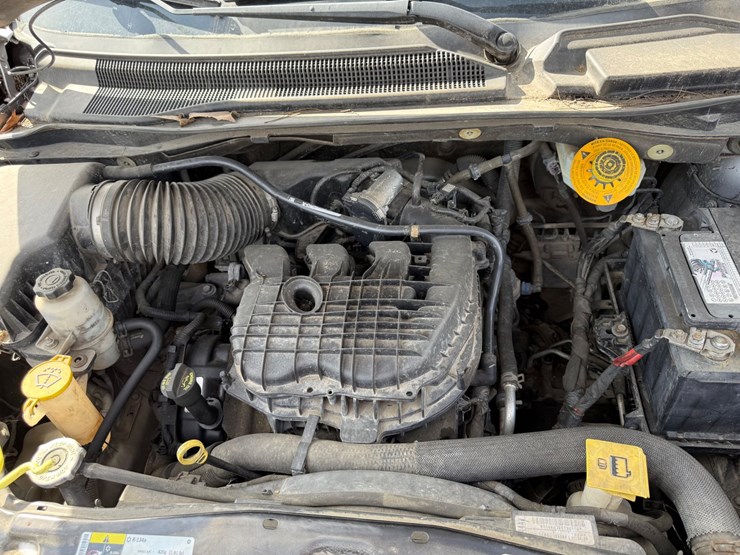 2014-dodge-grand-caravan-image-40