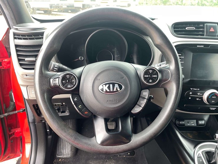 2019-kia-soul-4-door-mpv-(87,300-miles)-image-12