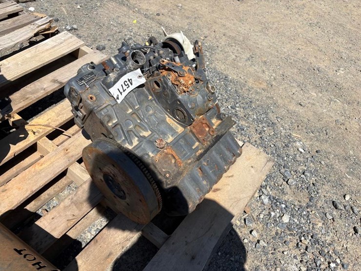 kubota-d1305-3-cylinder-diesel-engine-image-5