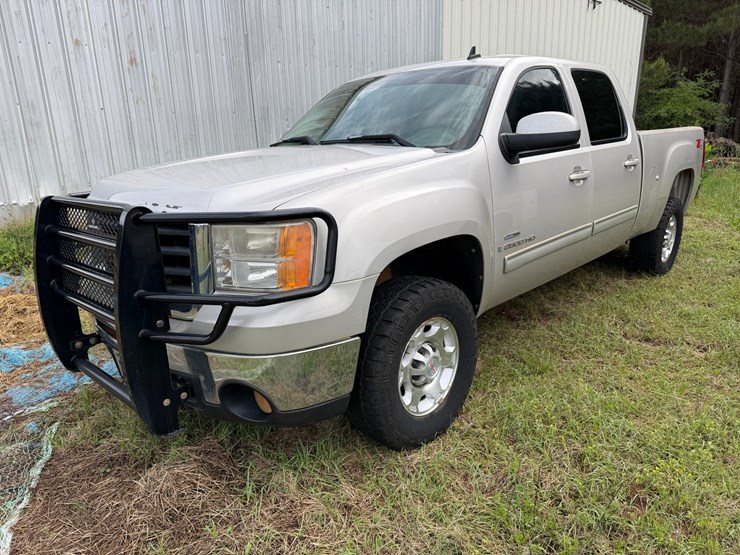#520-•-2008-gmc-pickup-4wd-image-2