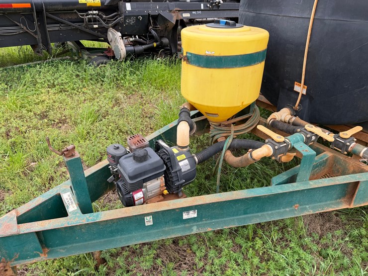 #530-•-1600-gallon-nurse-tank-trailer-with-pump-image-4