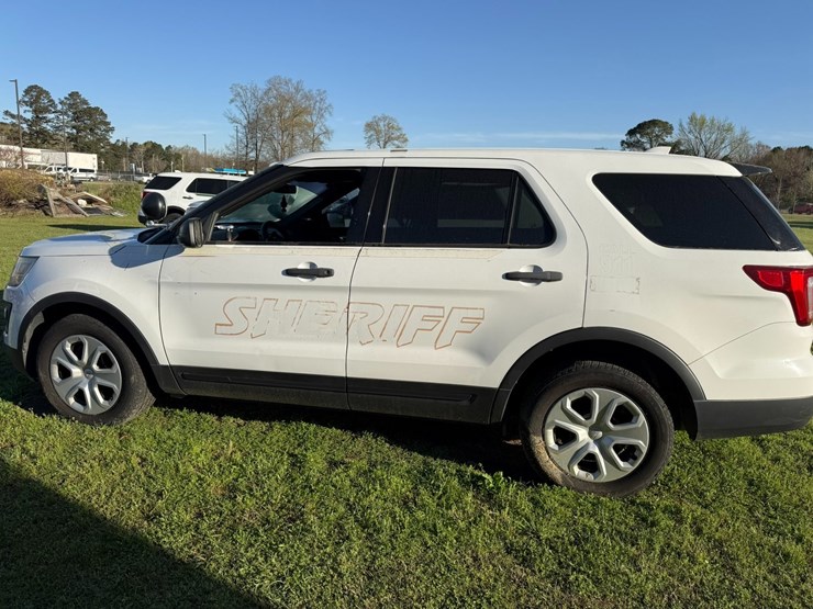 2017-ford-explorer-image-5