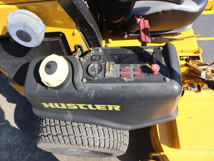 hustler-zt-zero-turn-mower-image-14