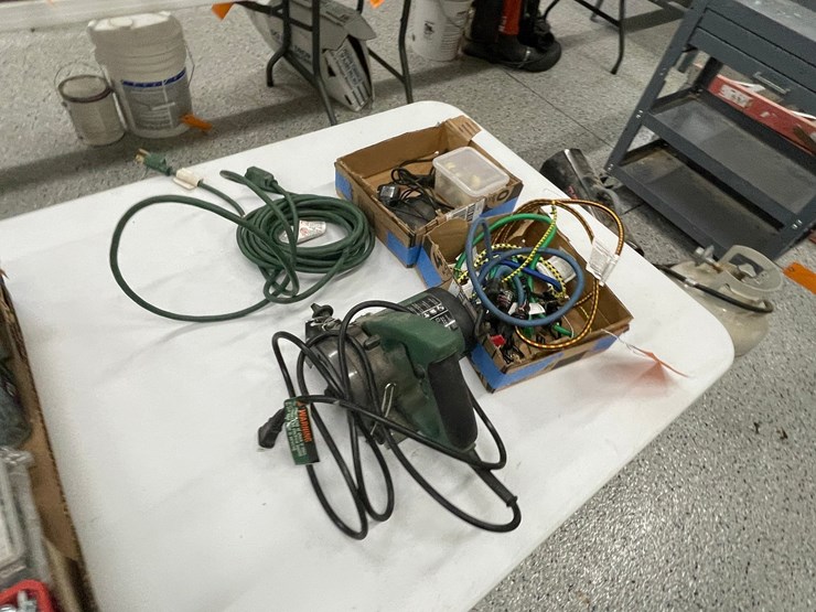 #8600-•-mastercraft-corded-skill-saw-and-more-image-3