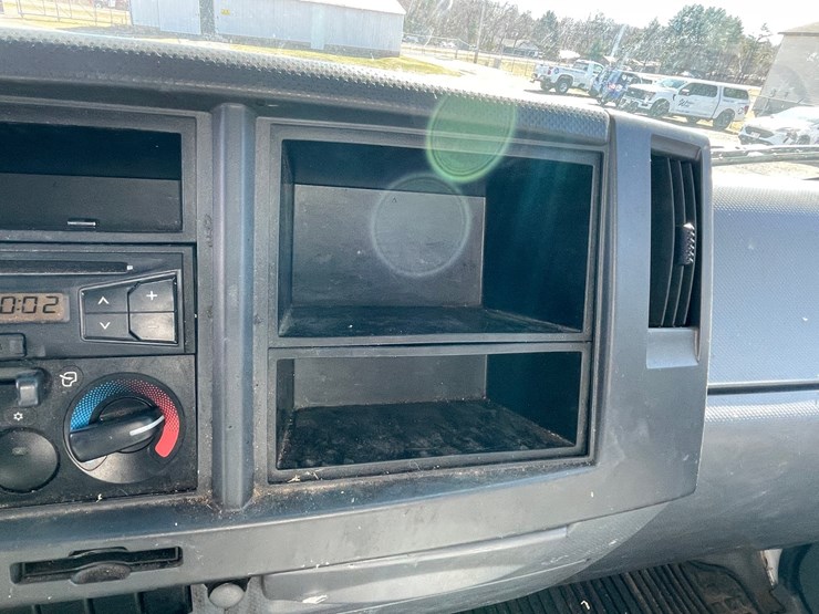 #3278-•-2017-isuzu-n-series-straight-truck-(has-wi-title)-image-55