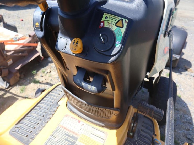 cub-cadet-lxt1050-riding-mower-image-19