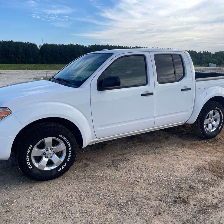 2012 NISSAN FRONTIER SV