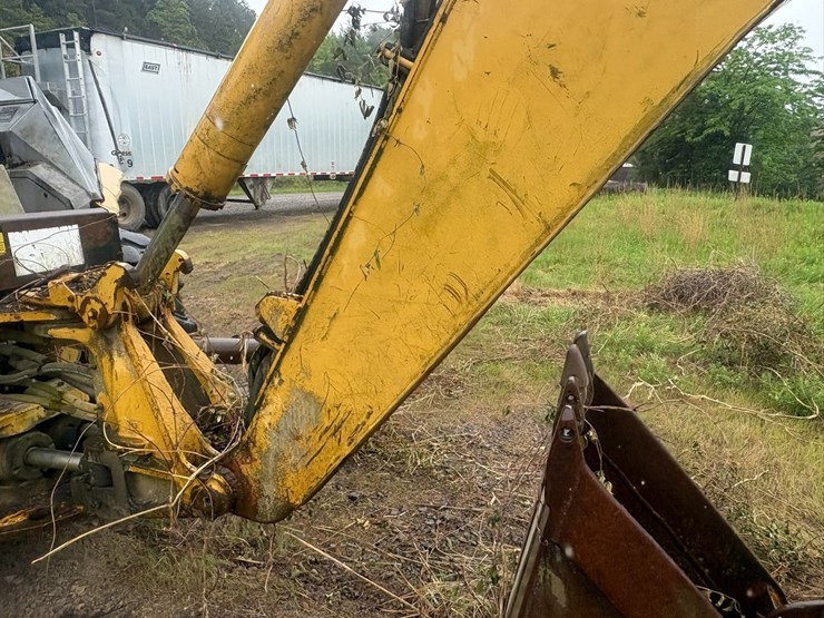 caterpillar-416b-image-36