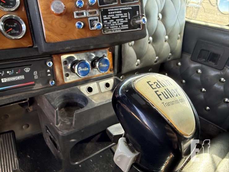 2001-kenworth-w900-image-67