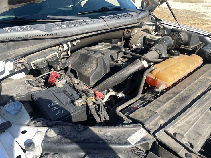 2016-ford-f150-xl-image-8