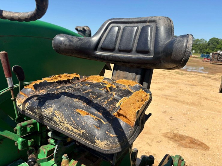 john-deere-3130-image-11