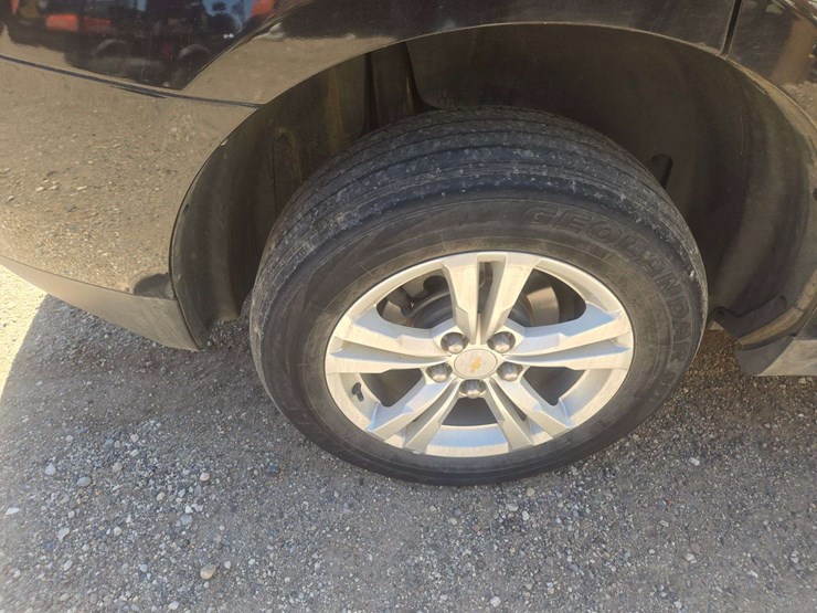 2015-chevrolet-equinox-lt-image-8