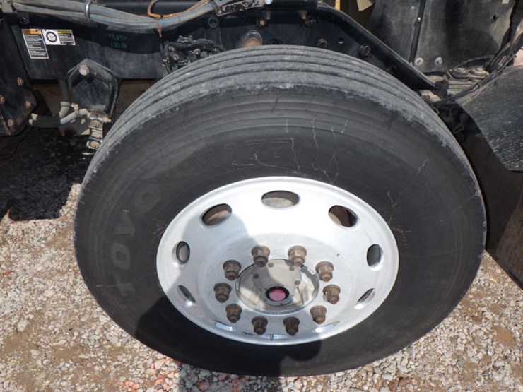 2006-kenworth-w900l-image-23