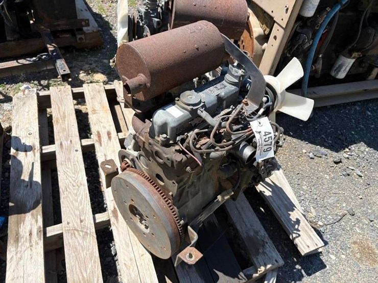 kubota-d1305-3-cylinder-diesel-engine-image-2