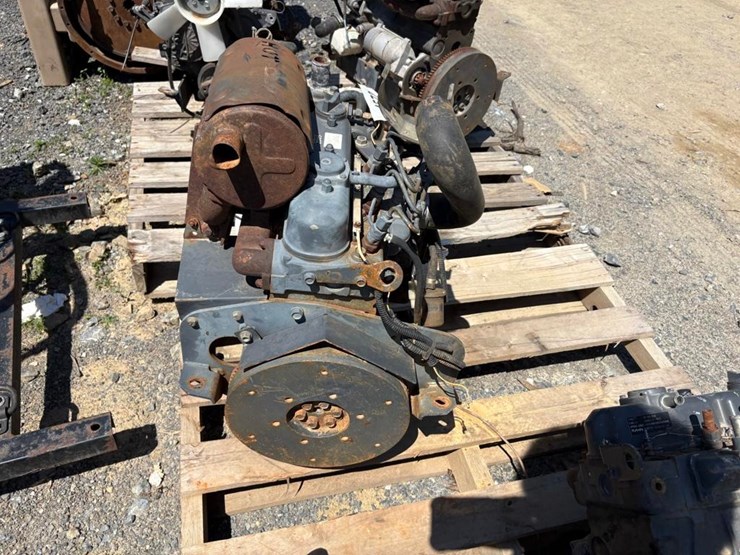kubota-d1005-3-cylinder-diesel-engine-image-3