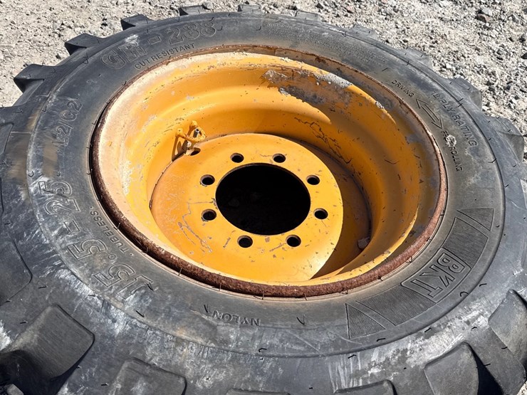 #42767-•-unused-15.5-25-tractor-tire-inv#-42767-image-5