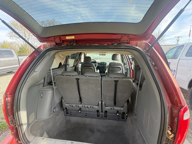#42108-•-2007-chrysler-grand-caravan-passenger-van-vin:-1d8gp24r57b236495-image-10