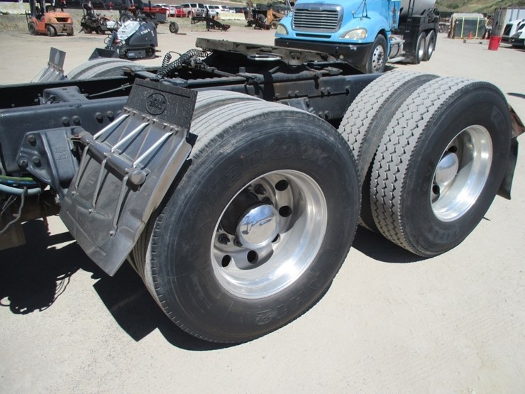 2012-peterbilt-386-image-21