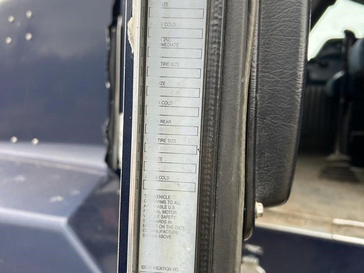 1999-kenworth-t600-image-12