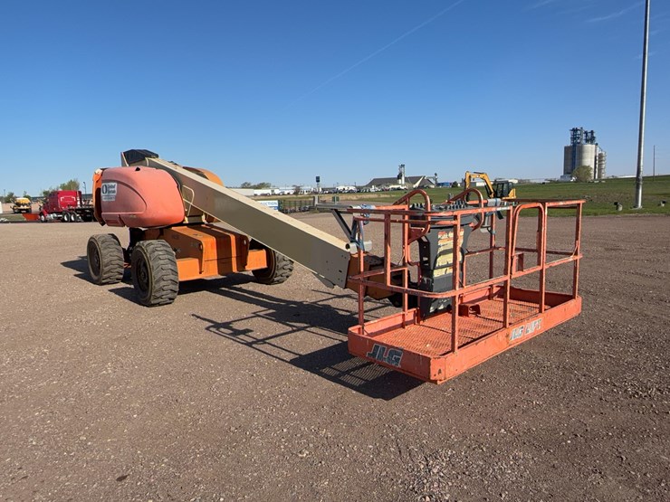 2000-jlg-600s-image-3