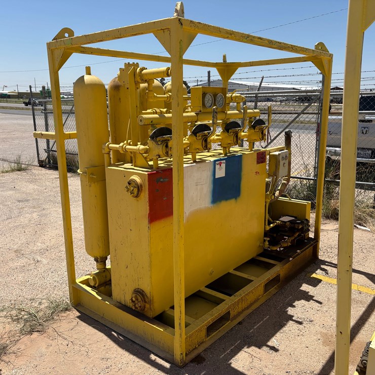 Meyer 4-station closing unit, skidded