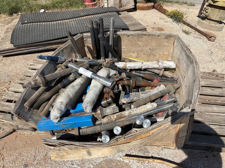 crate-of-assorted-gate-valve-stems-image-2