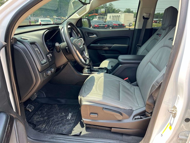 2019-gmc-canyon-image-10